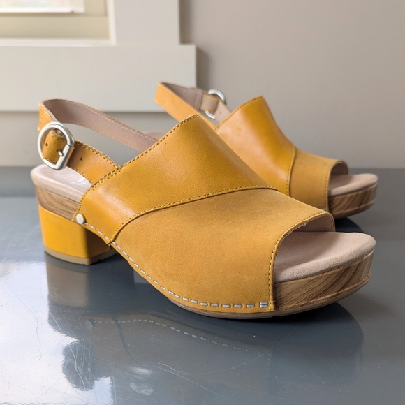 Dansko Madalyn Sandal Mustard Yellow Women's 38 - Picture 1 of 16